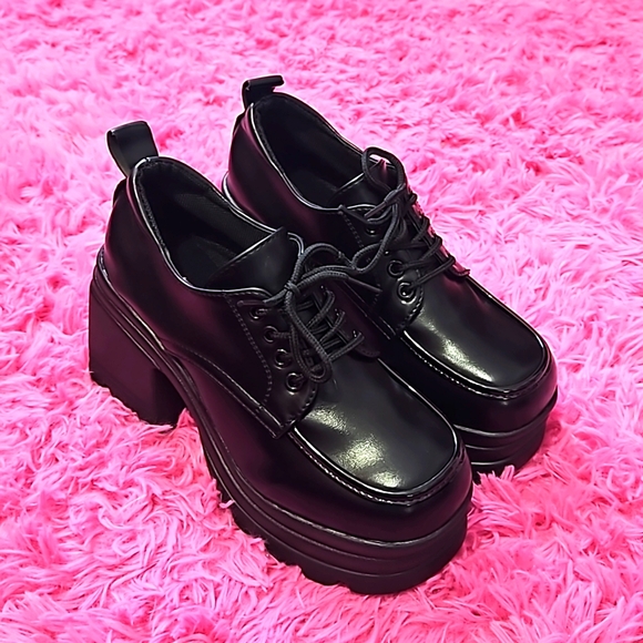 NEW Black Platform 90s Booties - Picture 4 of 6